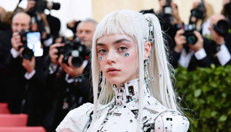 Met Gala Χάος: Billie Eilish, Τεχνητή Νοημοσύνη και η Μαγεία της Μόδας της Φαντασίας